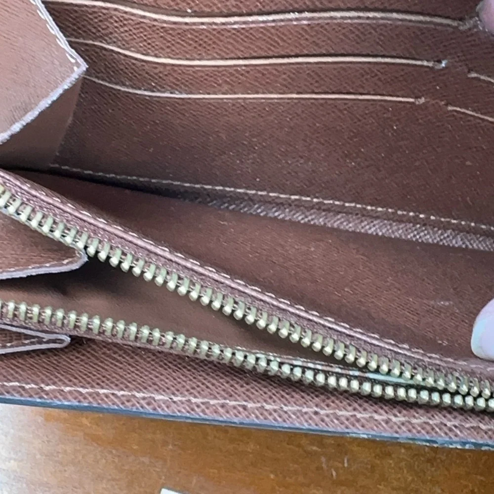 Louis Vuitton Bifold Wallet CT1038